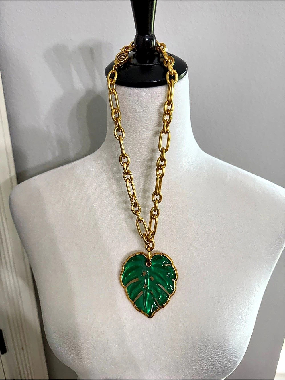 Kendra Scott Kayla Vintage Gold Statement Necklace Gold & Green